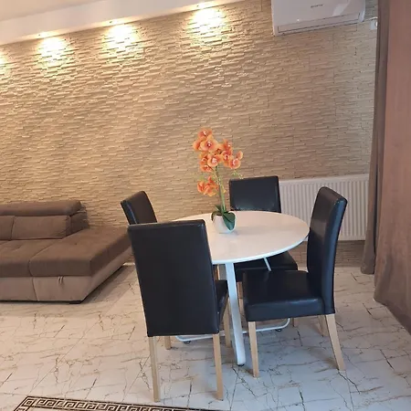 Mamaia 33 *